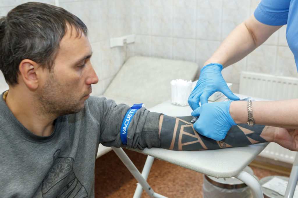 Татуировки: вред для здоровья, противопоказания, можно ли делать тату беременным и кормящим